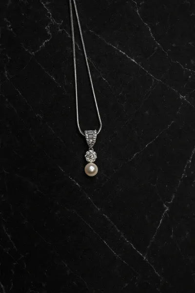 Pearl Drip Necklace