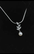 Olive Glow Necklace