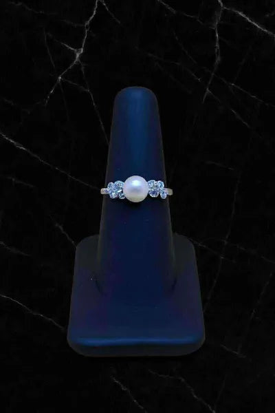 Dainty Dot Ring
